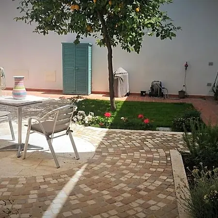 Bed & Breakfast B&b-le Rondini 3*